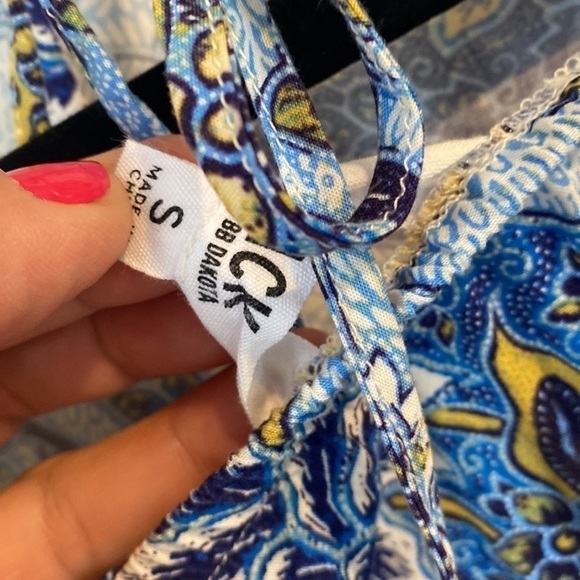 Jack by BB Dakota Blue White Floral Jumpsuit Size‎ Small Halter Elastic Ankle - Picture 3 of 5